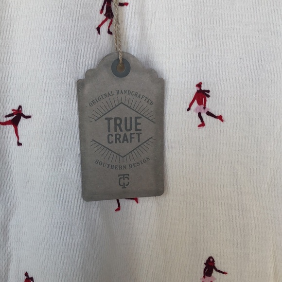 BELK TRUE CRAFT long sleeve Ivory/white cotton top. Size 0X. Red skater print. - Picture 3 of 8